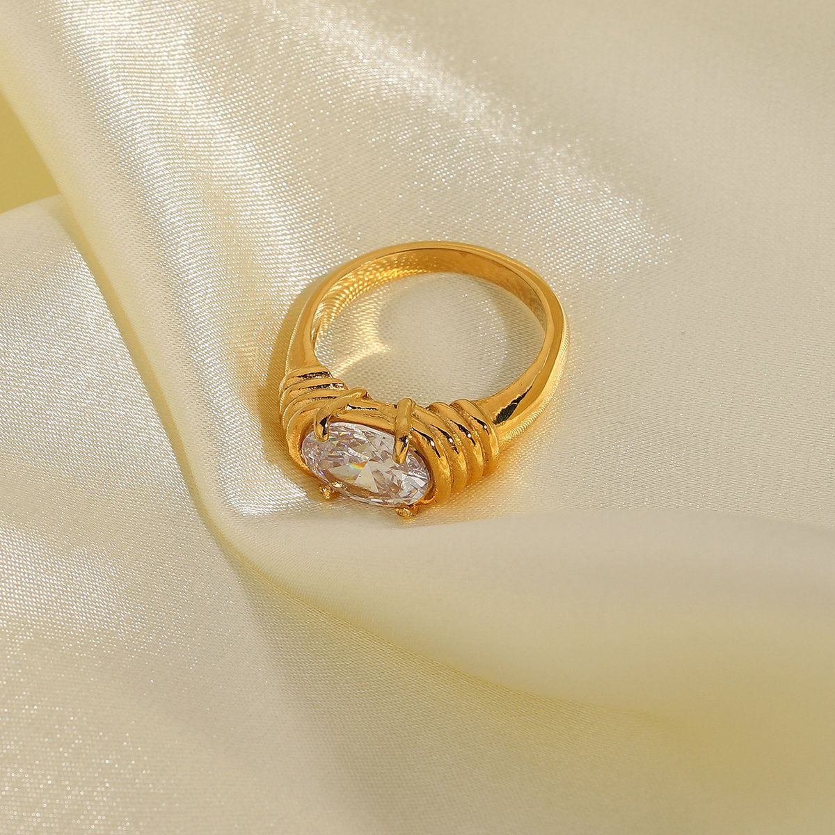 Bague plaquée or 18K avec zircon blanc – Élégance intemporelle